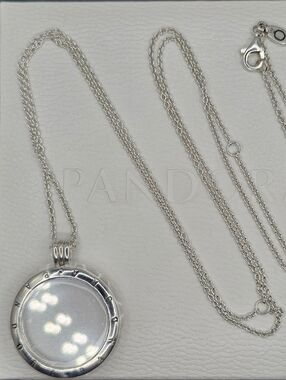 🎁Authentic Pandora ⭐️RETIRED⭐️ LOCKET NECKLACE
